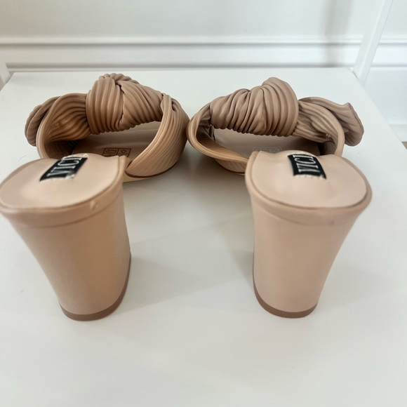 Knotted Slip on Heel - Picture 5 of 5